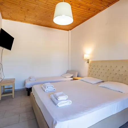 Aparthotel Alykes Family 1