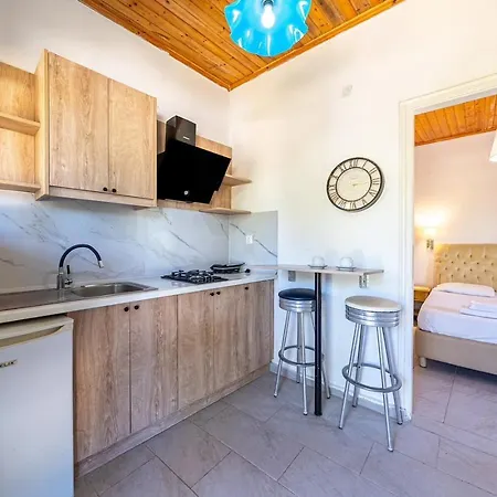 Aparthotel Alykes Family 1
